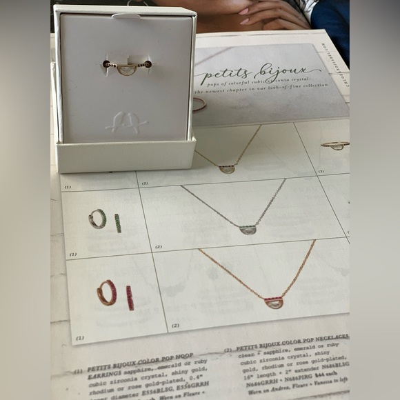 Sapphire cubic zirconia crystal + shiny gold plated ring. 💍✨ - Picture 3 of 3